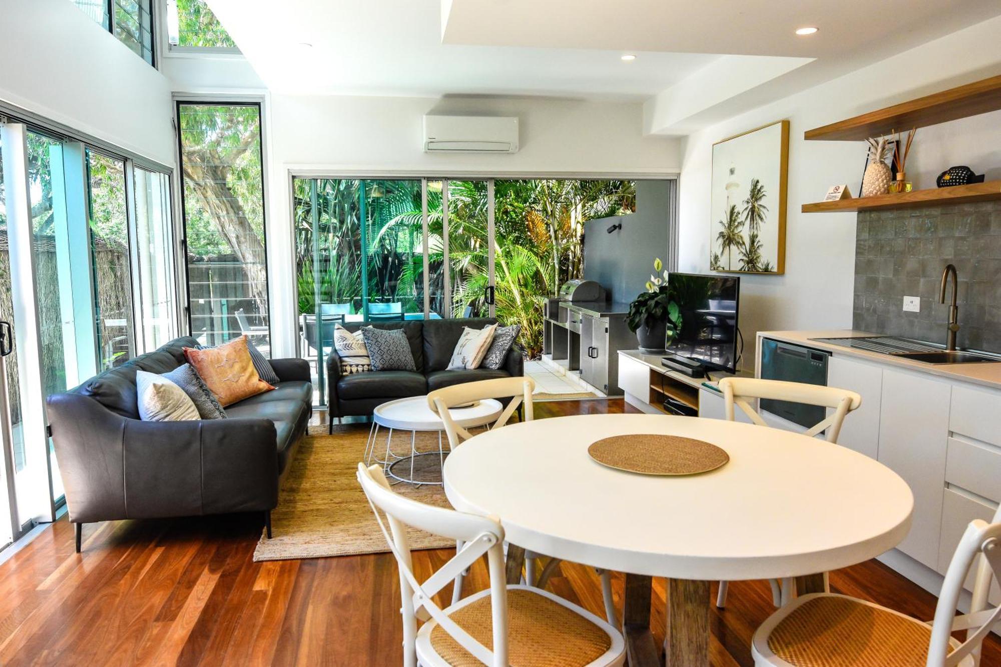 Hotel East On Byron à Byron Bay Extérieur photo