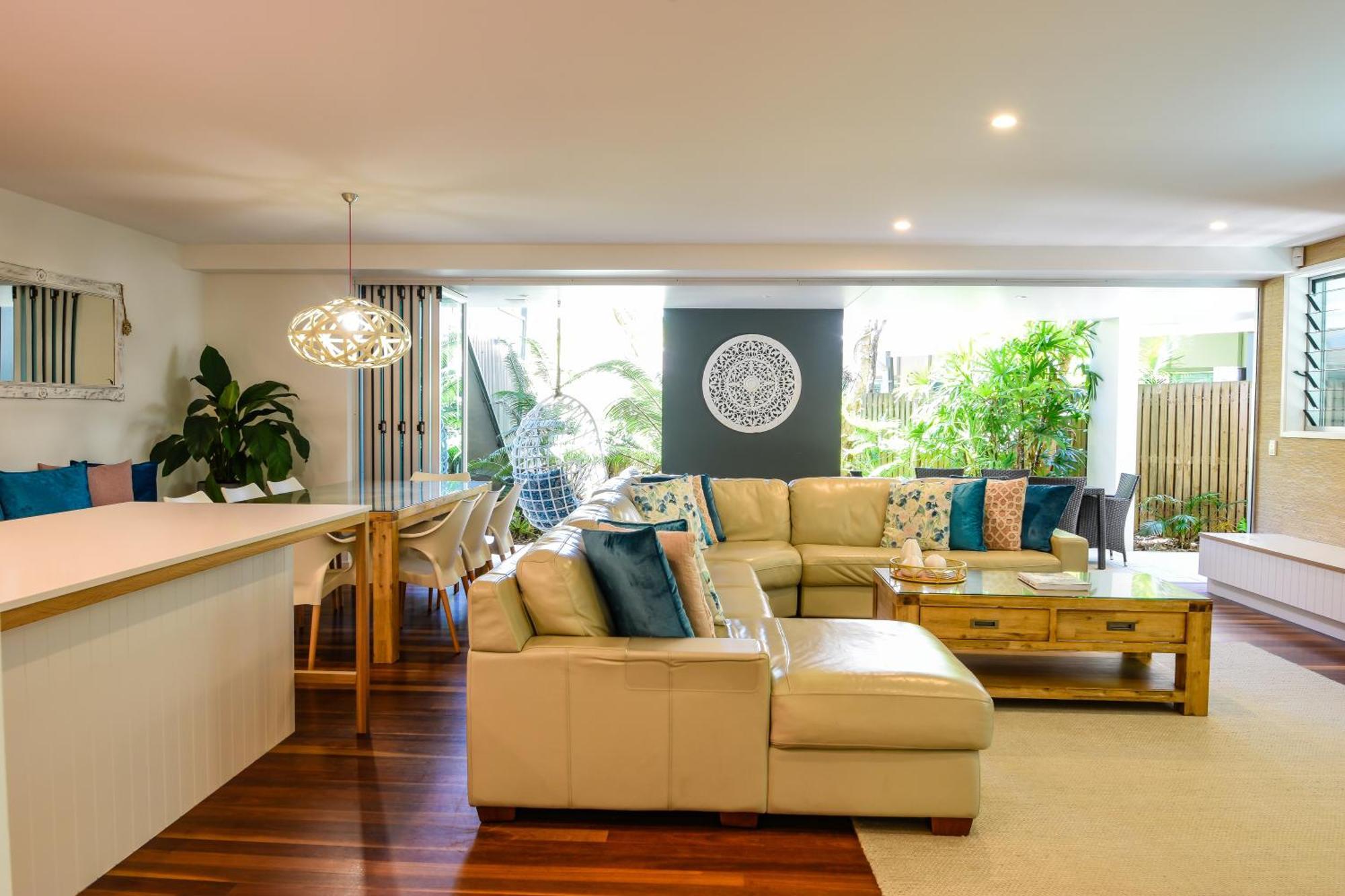 Hotel East On Byron à Byron Bay Extérieur photo