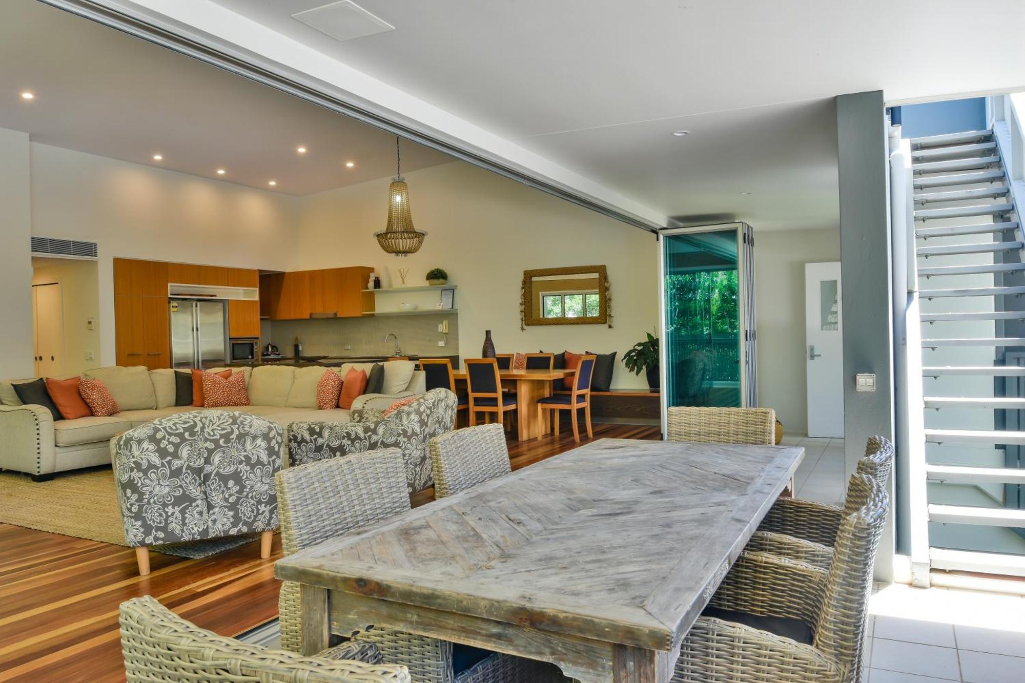 Hotel East On Byron à Byron Bay Extérieur photo