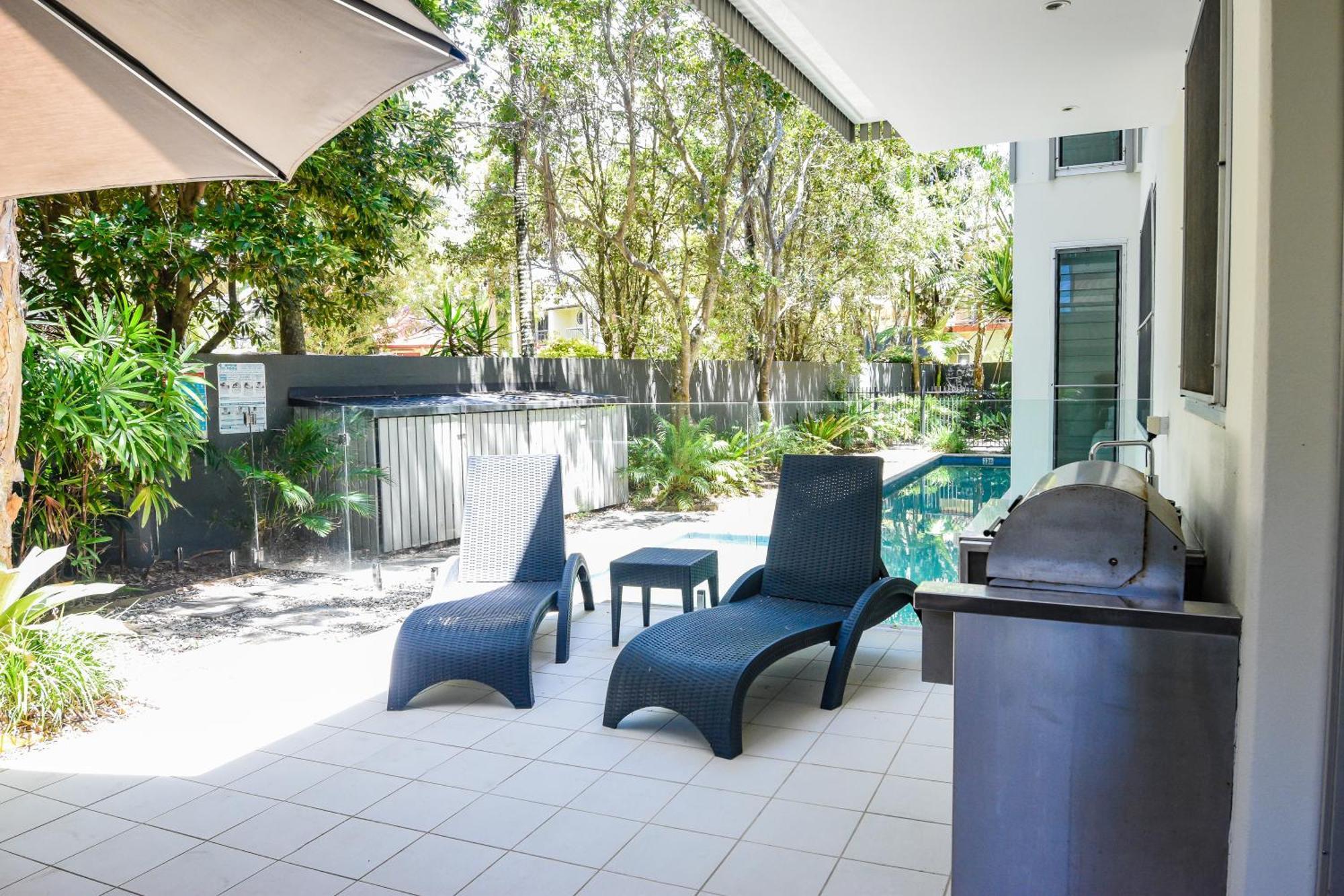 Hotel East On Byron à Byron Bay Extérieur photo