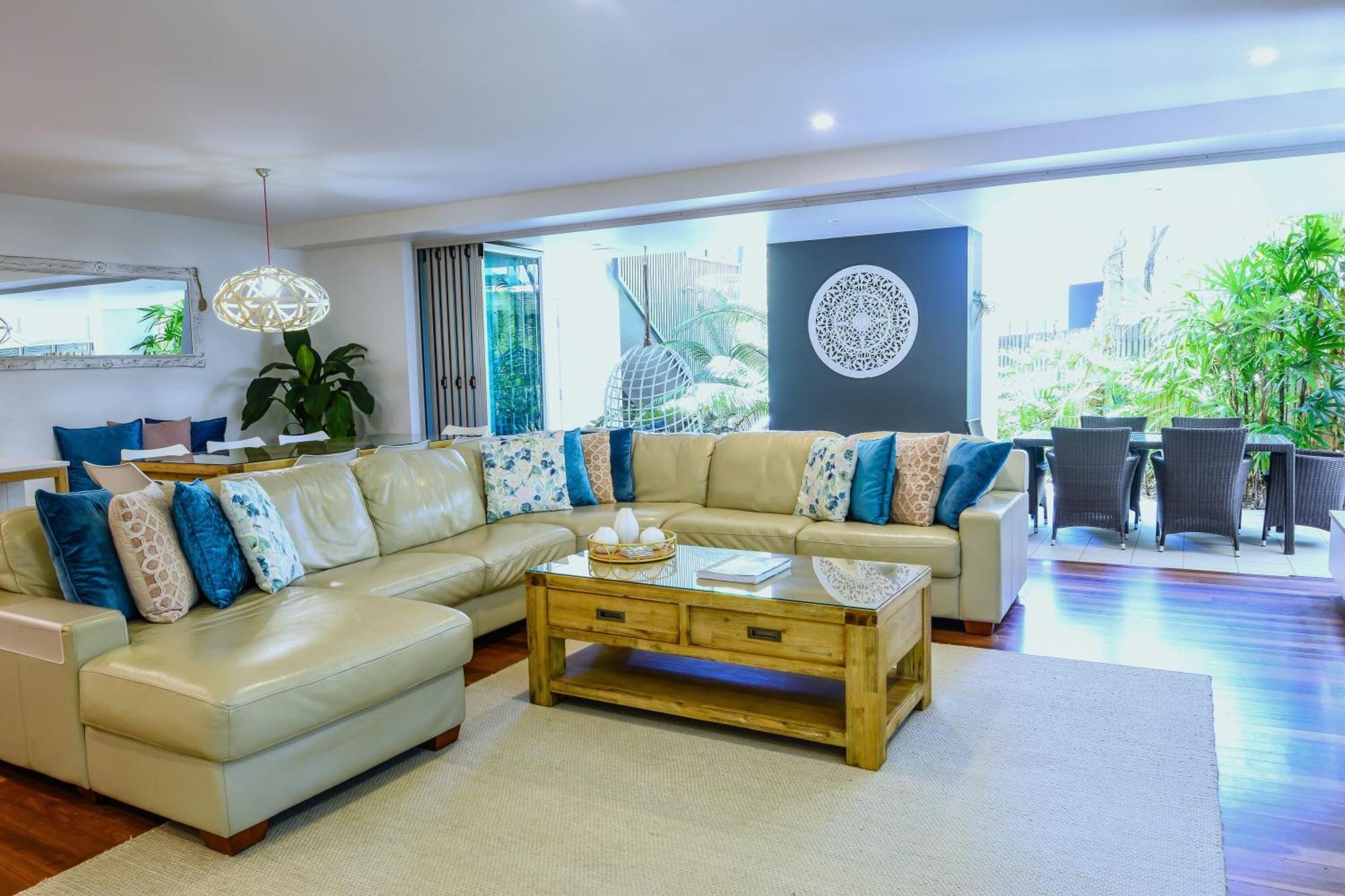 Hotel East On Byron à Byron Bay Extérieur photo